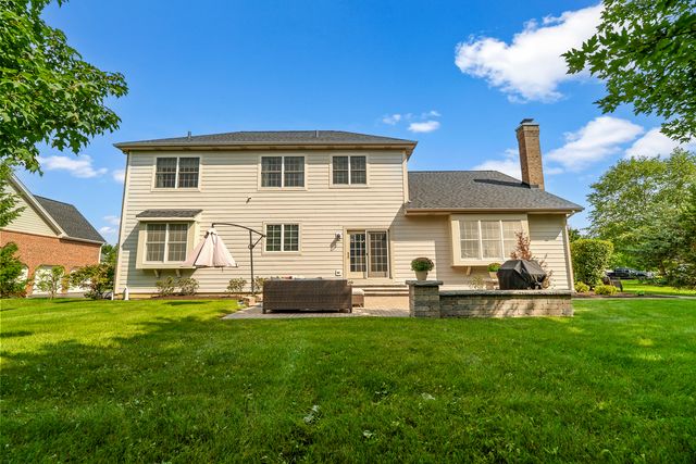 15 Glacier Circle, South Barrington, IL 60010