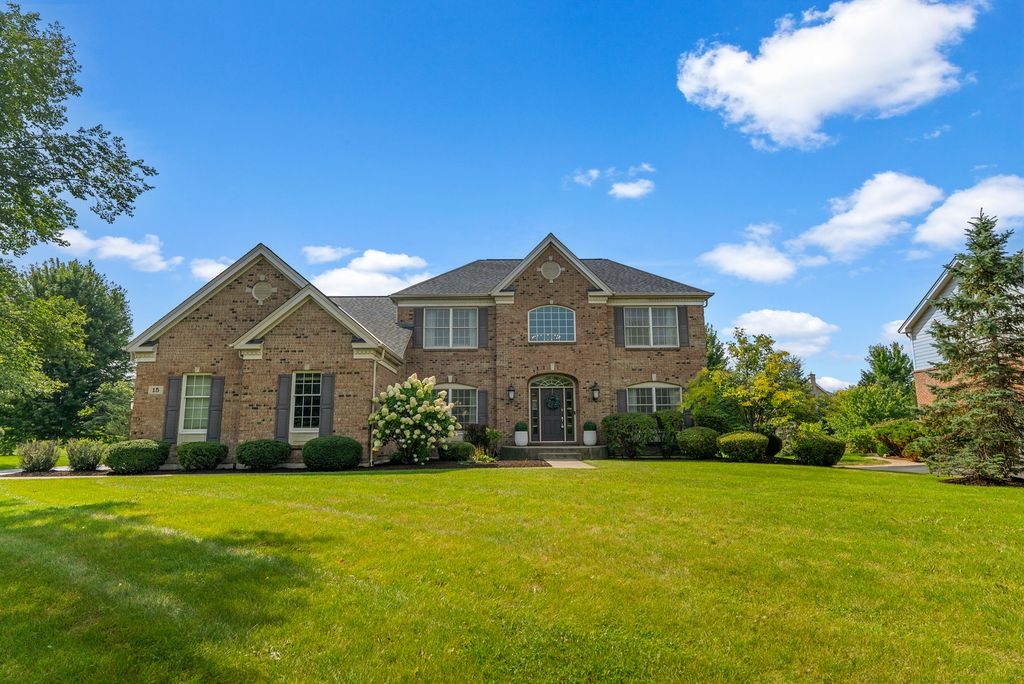 15 Glacier Circle, South Barrington, IL 60010