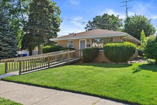 7915 45th AVENUE, Kenosha, WI 53142