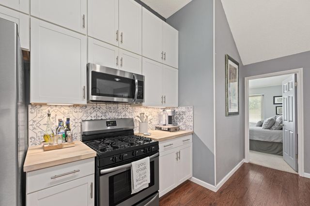 1221 Bell Rock CIR, Pflugerville, TX 78660
