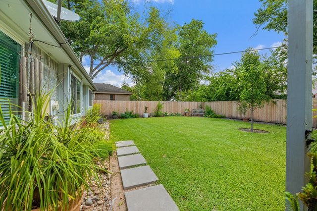 1221 Bell Rock CIR, Pflugerville, TX 78660