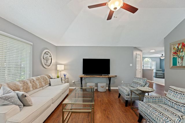 1221 Bell Rock CIR, Pflugerville, TX 78660
