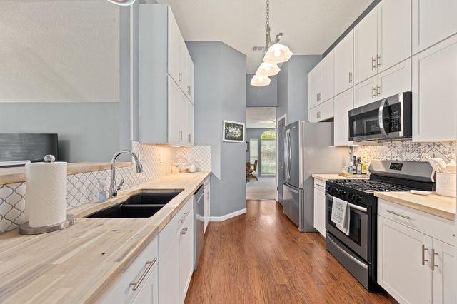 1221 Bell Rock CIR, Pflugerville, TX 78660