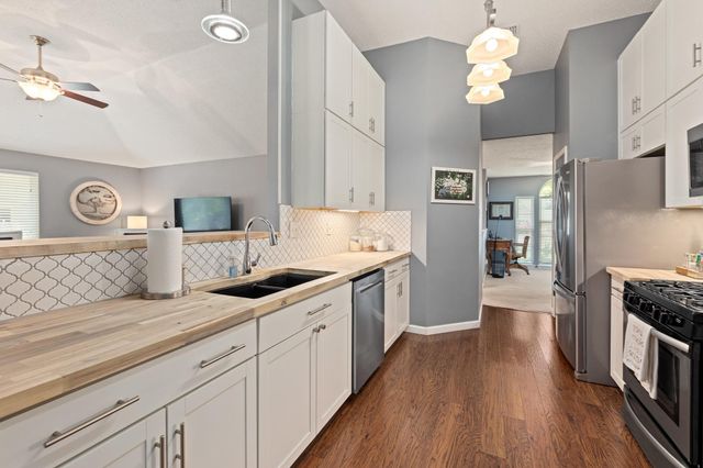 1221 Bell Rock CIR, Pflugerville, TX 78660
