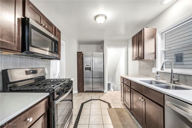 3879 W 157th Street, Cleveland, OH 44111