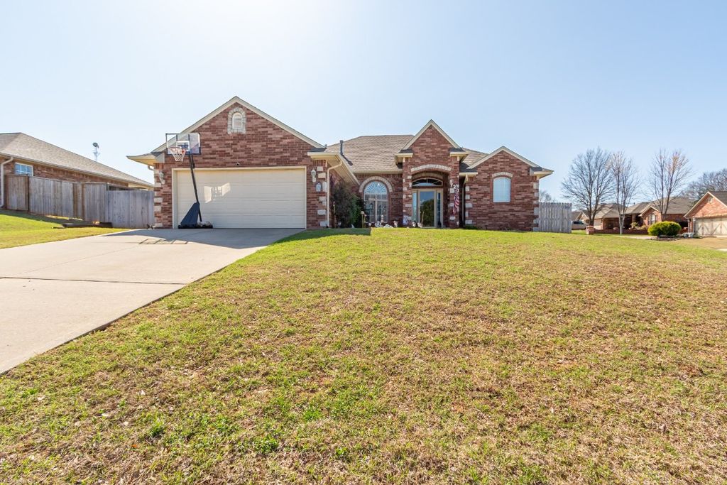 720 Northern Winds Drive, Purcell, OK 73080