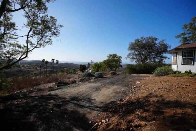 3730 Silverleaf Lane, Vista, CA 92084