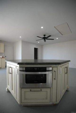 3730 Silverleaf Lane, Vista, CA 92084