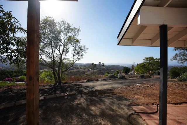 3730 Silverleaf Lane, Vista, CA 92084