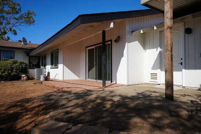 3730 Silverleaf Lane, Vista, CA 92084