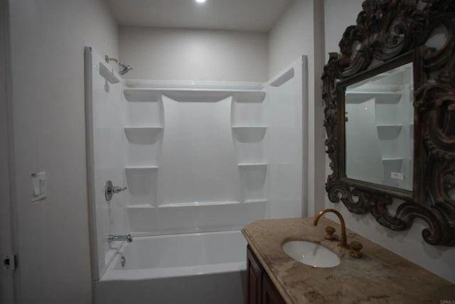 3730 Silverleaf Lane, Vista, CA 92084