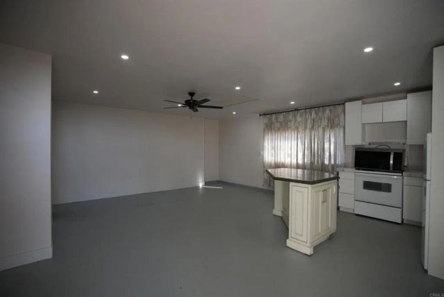 3730 Silverleaf Lane, Vista, CA 92084