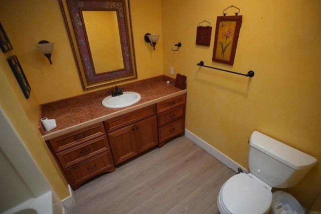 3730 Silverleaf Lane, Vista, CA 92084