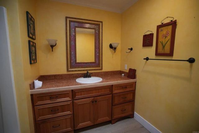 3730 Silverleaf Lane, Vista, CA 92084