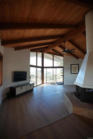 3730 Silverleaf Lane, Vista, CA 92084