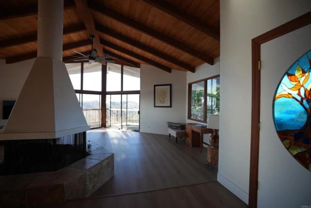3730 Silverleaf Lane, Vista, CA 92084