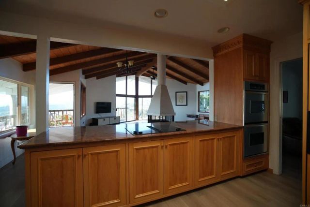 3730 Silverleaf Lane, Vista, CA 92084