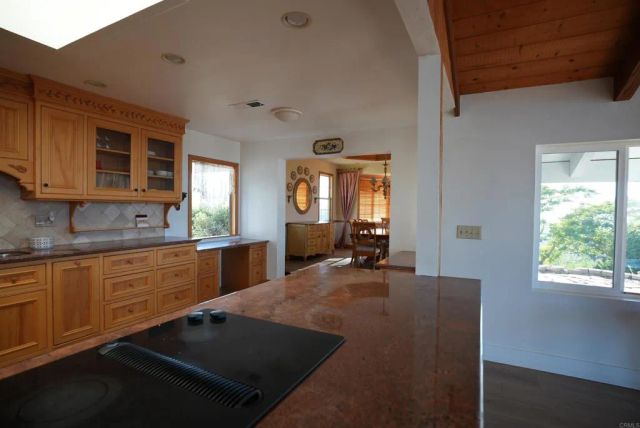 3730 Silverleaf Lane, Vista, CA 92084