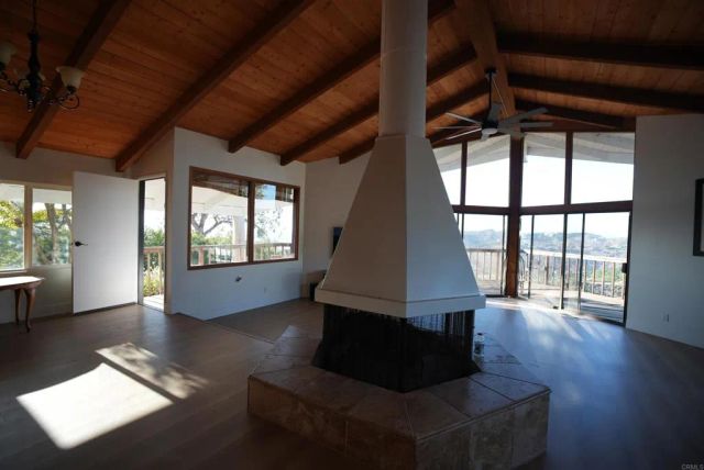 3730 Silverleaf Lane, Vista, CA 92084