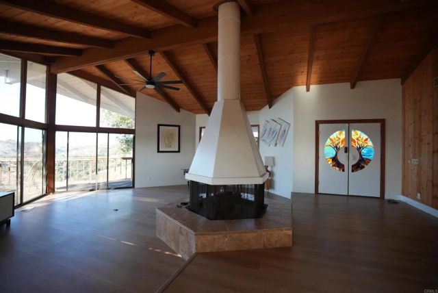 3730 Silverleaf Lane, Vista, CA 92084