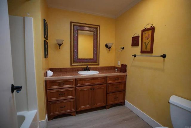 3730 Silverleaf Lane, Vista, CA 92084