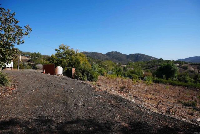 3730 Silverleaf Lane, Vista, CA 92084
