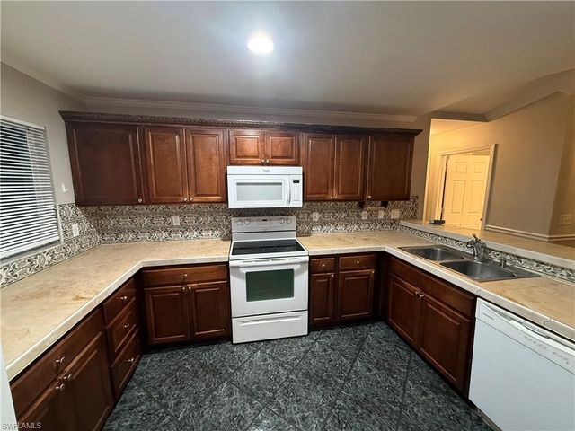 1713 SW 10th PL, Cape Coral, FL 33991