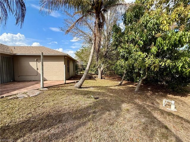 1713 SW 10th PL, Cape Coral, FL 33991
