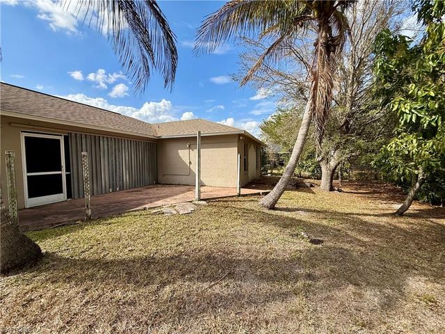 1713 SW 10th PL, Cape Coral, FL 33991