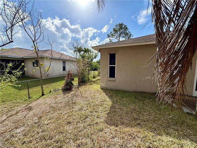 1713 SW 10th PL, Cape Coral, FL 33991