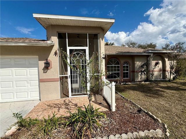 1713 SW 10th PL, Cape Coral, FL 33991