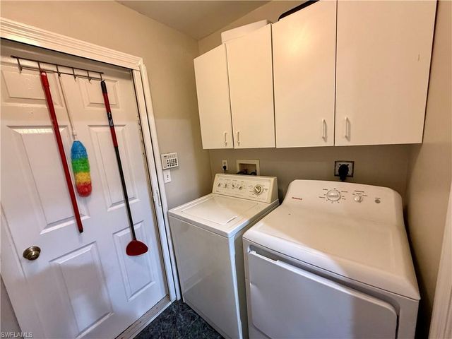 1713 SW 10th PL, Cape Coral, FL 33991