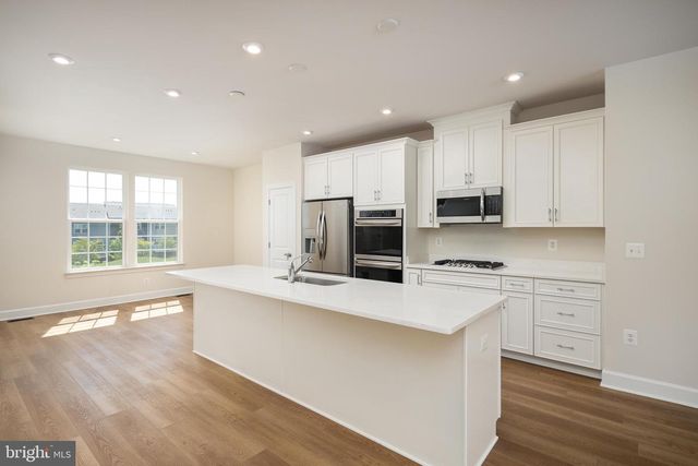 6310 BERKLEY BRIDGE PL, Haymarket, VA 20169