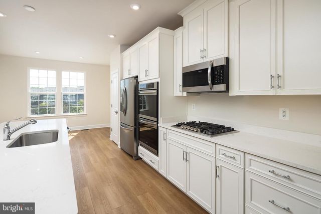 6310 BERKLEY BRIDGE PL, Haymarket, VA 20169