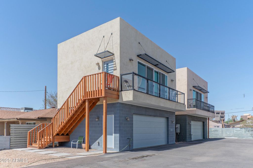 1110 S MONTEZUMA Avenue, Phoenix, AZ 85003