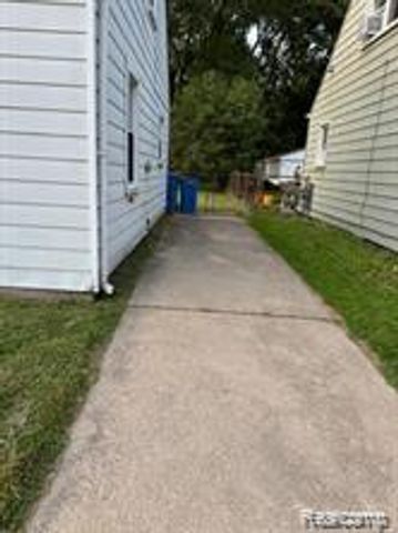 25866 Hanover Street, Dearborn Heights, MI 48125