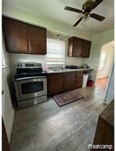 25866 Hanover Street, Dearborn Heights, MI 48125