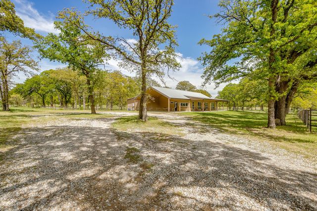 990 Doss Road, Millsap, TX 76066
