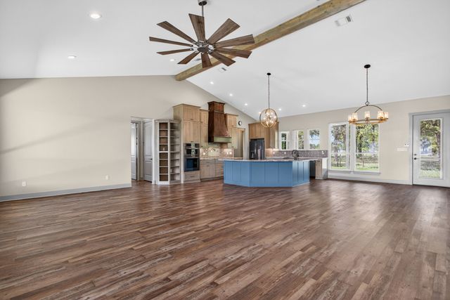 990 Doss Road, Millsap, TX 76066
