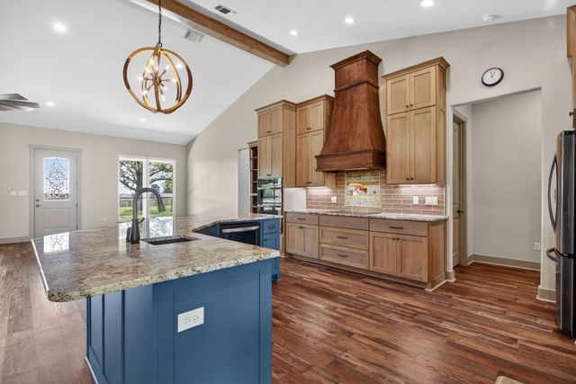 990 Doss Road, Millsap, TX 76066