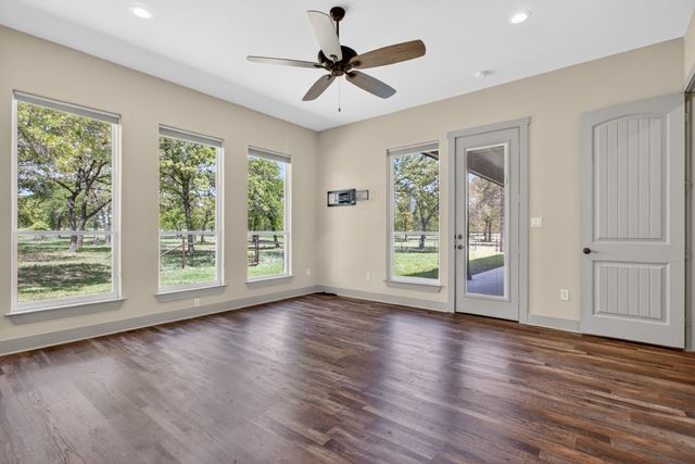 990 Doss Road, Millsap, TX 76066