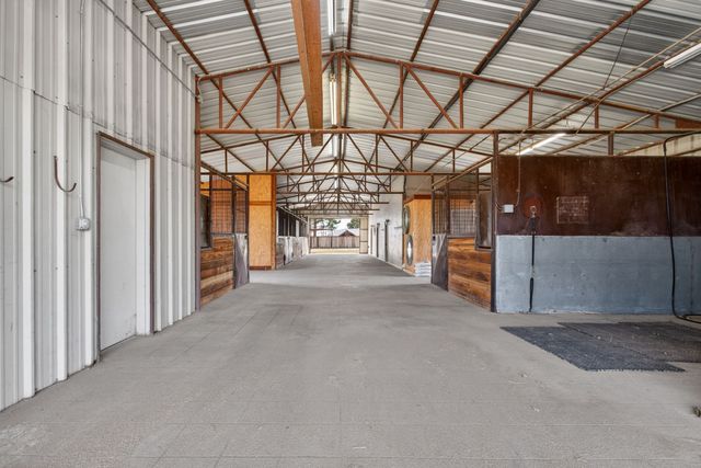 990 Doss Road, Millsap, TX 76066