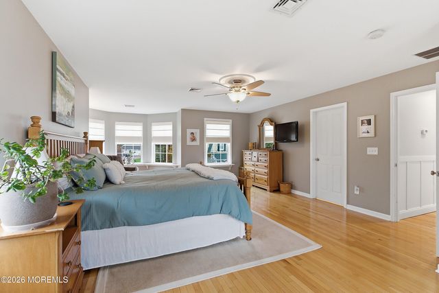 136 W End Avenue, Island Heights, NJ 08732