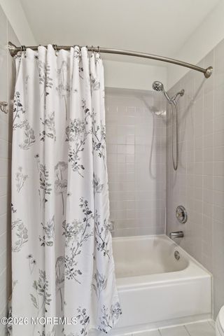 136 W End Avenue, Island Heights, NJ 08732