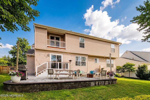 136 W End Avenue, Island Heights, NJ 08732