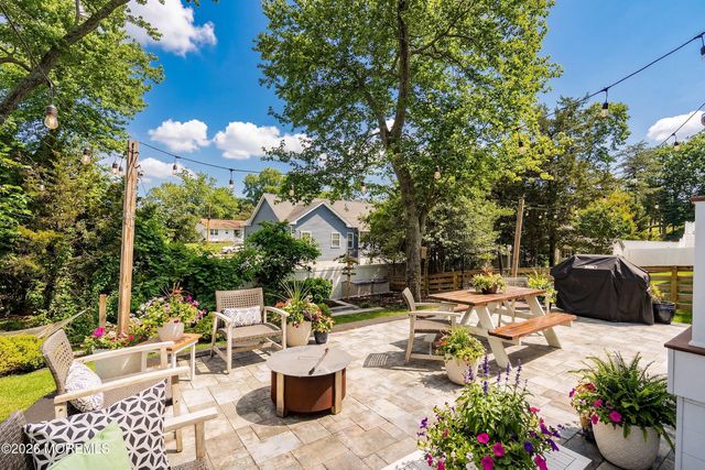 136 W End Avenue, Island Heights, NJ 08732