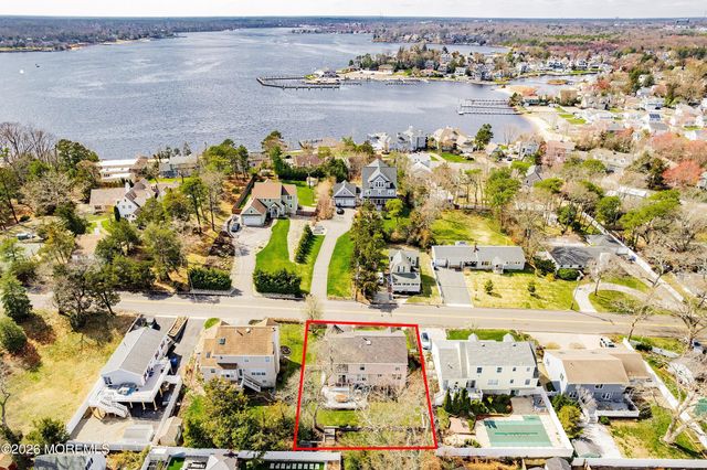 136 W End Avenue, Island Heights, NJ 08732
