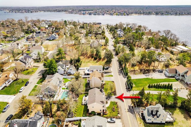 136 W End Avenue, Island Heights, NJ 08732