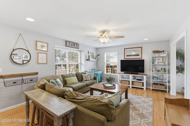 136 W End Avenue, Island Heights, NJ 08732