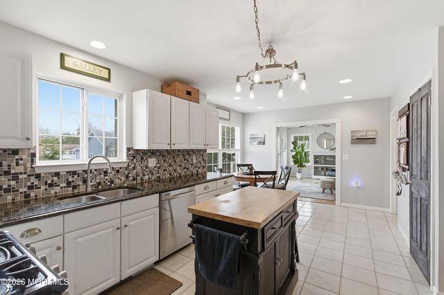 136 W End Avenue, Island Heights, NJ 08732